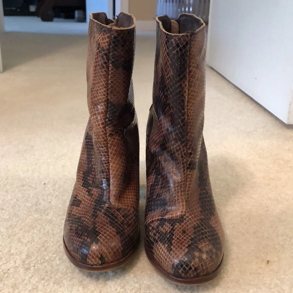 Snake Booties - Picture 1 of 6